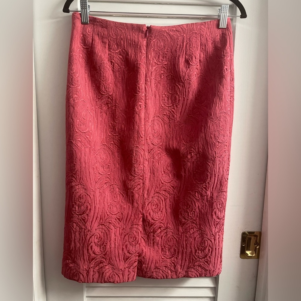 Via Condotti LIKE NEW Pink Textured Pencil Skirt.Size 2.Pink on Pink Brocade - Picture 5 of 5